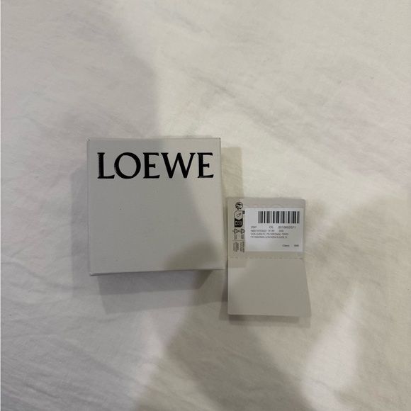 NWT Loewe Gold Pendant Necklace - Picture 7 of 8